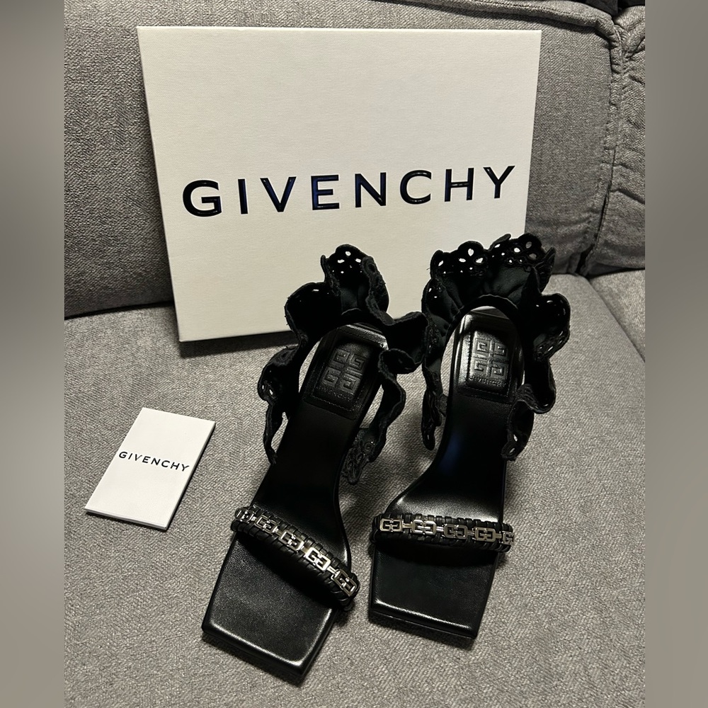 ❌SOLD❌ Givenchy 4G Braided Strap Slingback Sandal Last Price!!!!